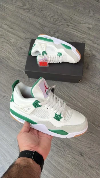 Nike SB x Air Jordan 4 Retro SP "Pine Green"
