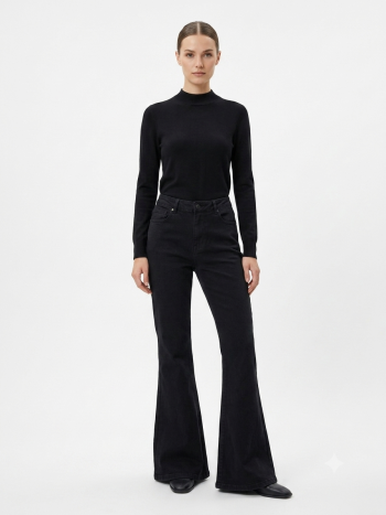 Sleek Black Bootcut Jeans